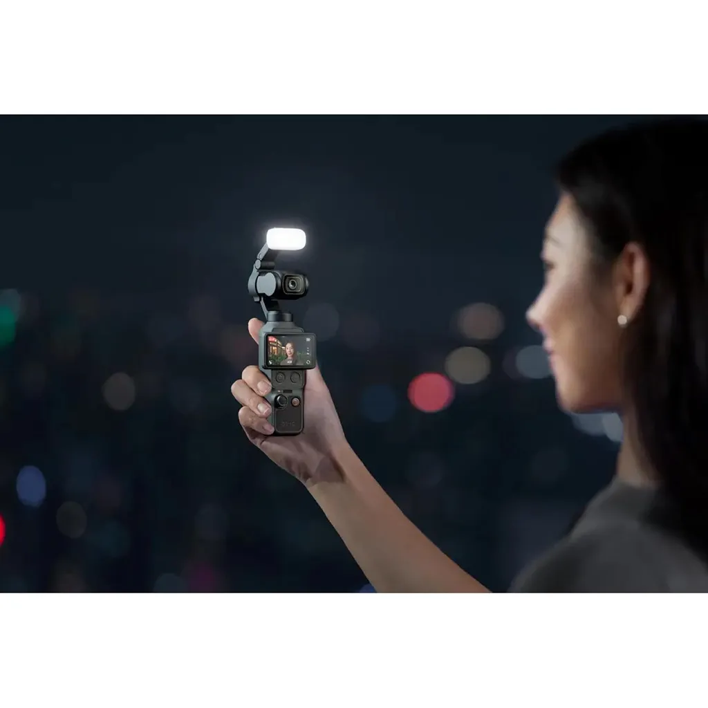 DJI Osmo Pocket 4 Creator Combo 4.webp